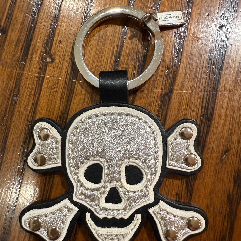 Coach Skull & Crossbones Leather Key Fob / Handbag charm